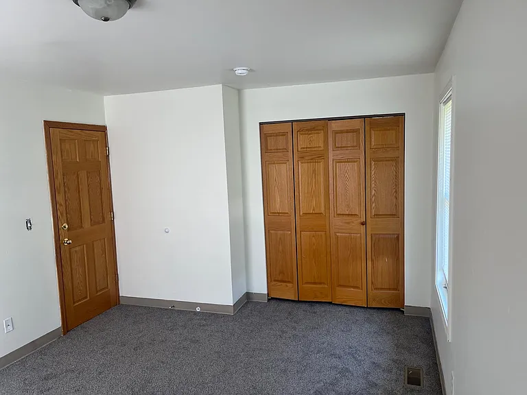 324 W Elting St — Photo 14