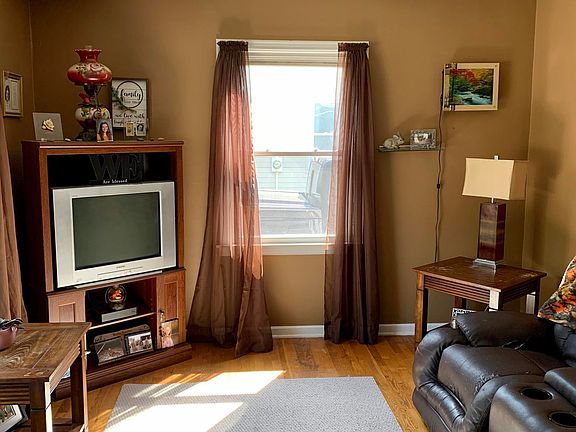 4th image of 946 Blanchard St SW