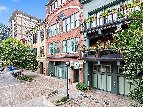 Metropolitan living