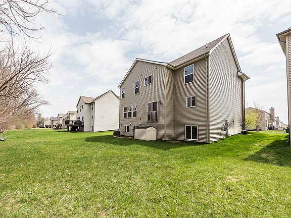 2nd image of 8879 Indigo Ln