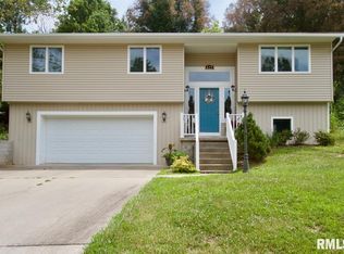 625 E Campus Dr, Carbondale, IL 62901