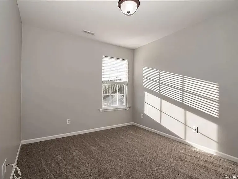 10653 Trolley Run Dr — Photo 11