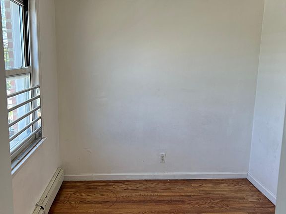 2nd image of 2318 130th St Unit 2