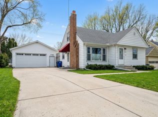 1740 Rome Ave, Saint Paul, MN 55116