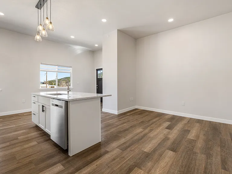 Ponderosa Apartments — Photo 36