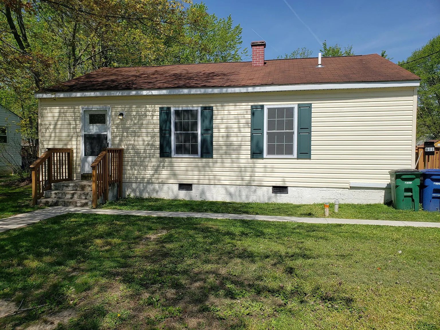 611 Plater St photo 1