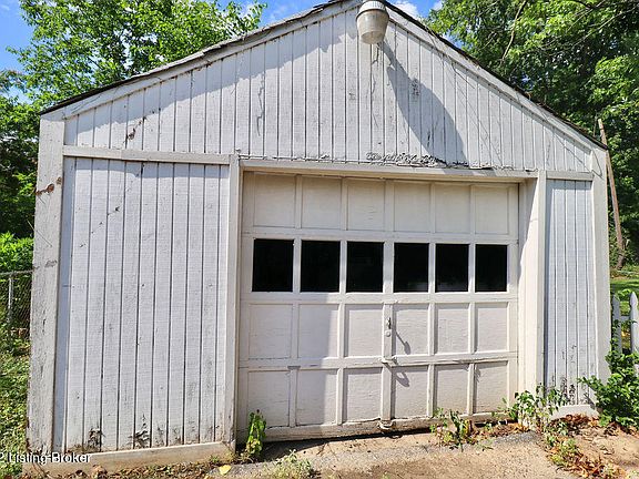 5th image of 1111 Forest View Dr