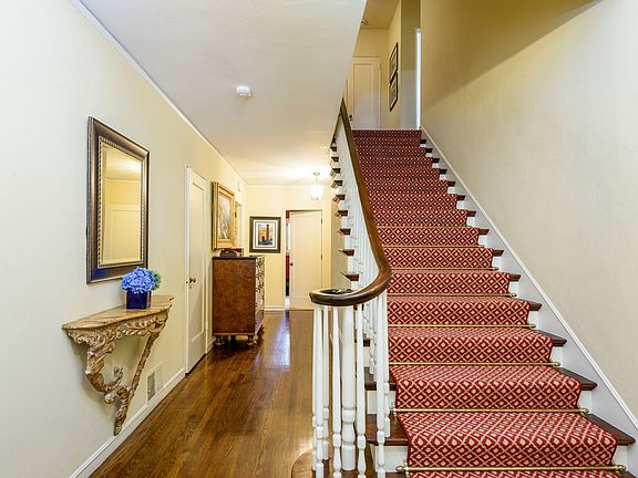 4th image of 2149 Waverley St
