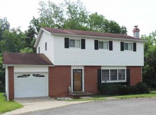 11 Cherokee Ct, Huntington, WV 25705