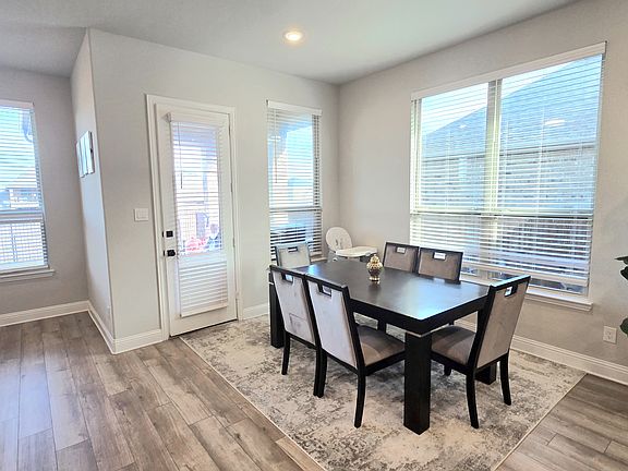 5th image of 2719 Lazy Pine Ln