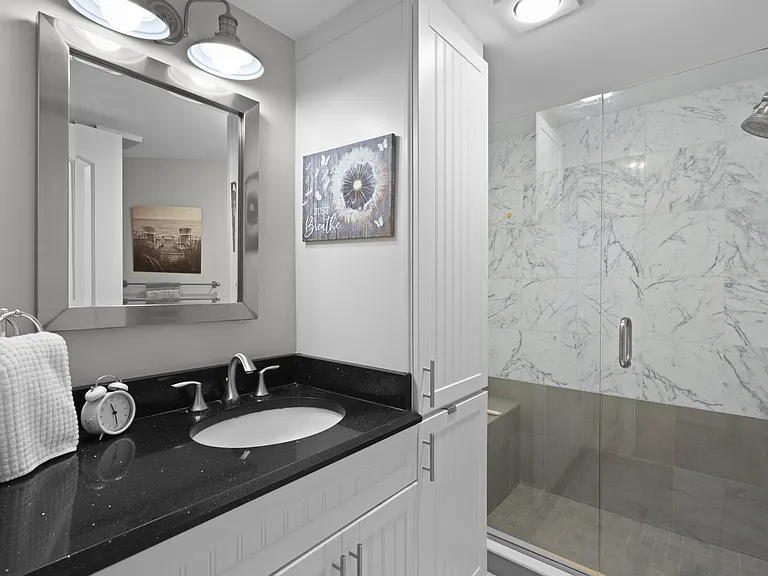 233 NE Edgewater Dr #104 — Photo 24