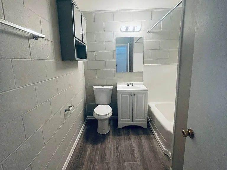 Studio Apartment Near Downtown Lewisburg MoveIn Special Available — Photo 7
