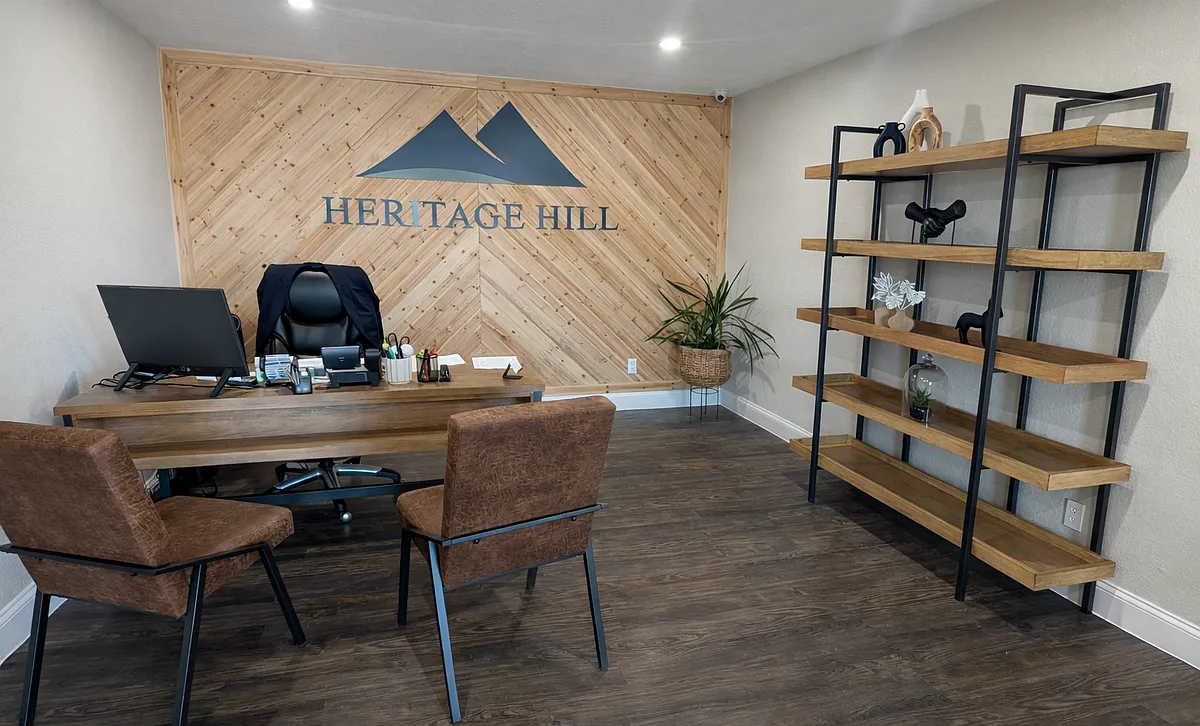 Building Photo - Heritage Hill