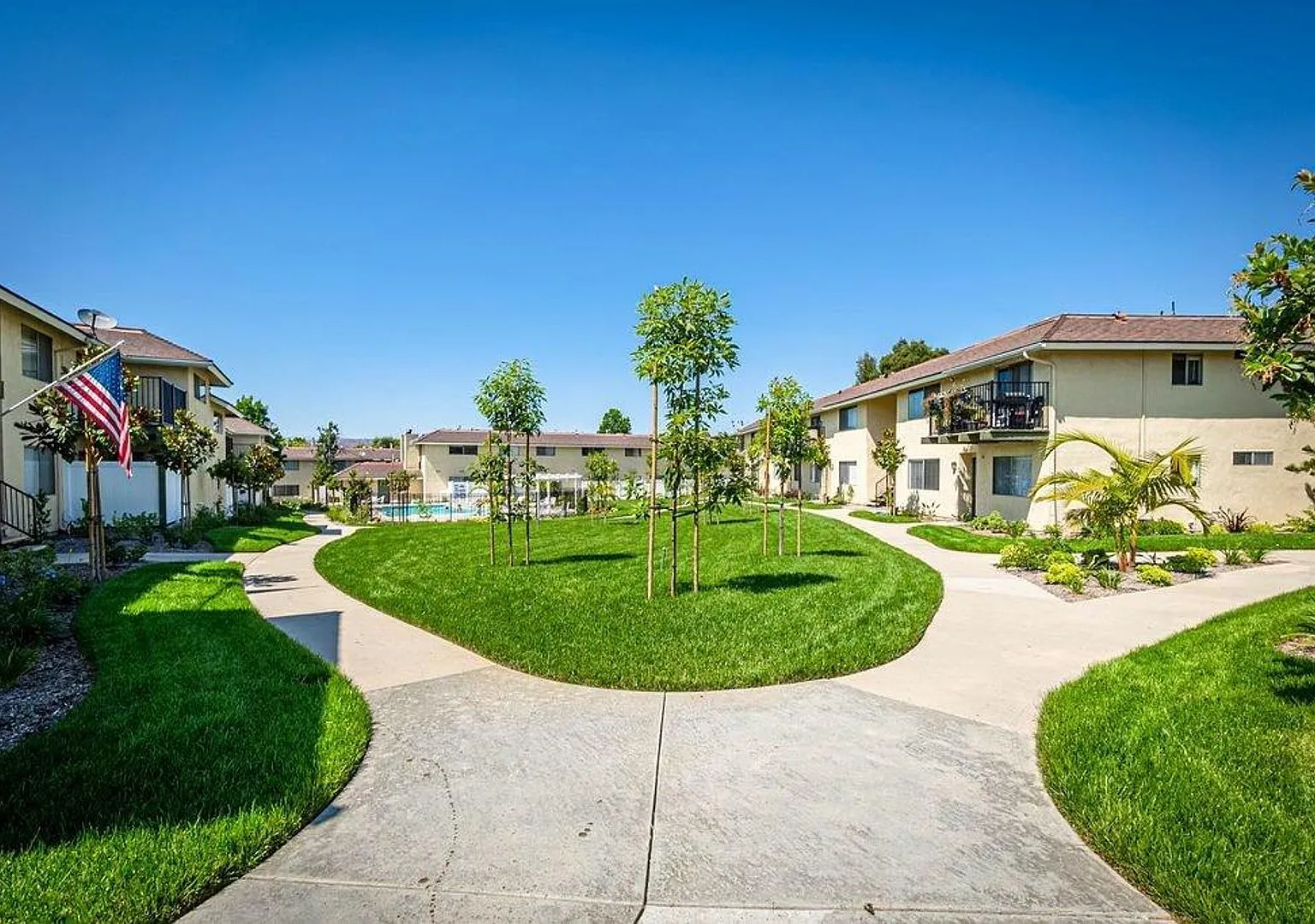 ROLLING HILLS MANOR APTS — Photo 4