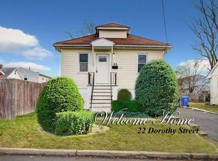 22 Dorothy St, Woodbridge, NJ