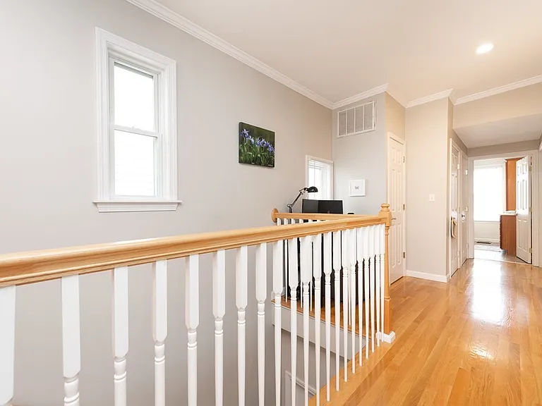 10 Peters St #3 — Photo 7