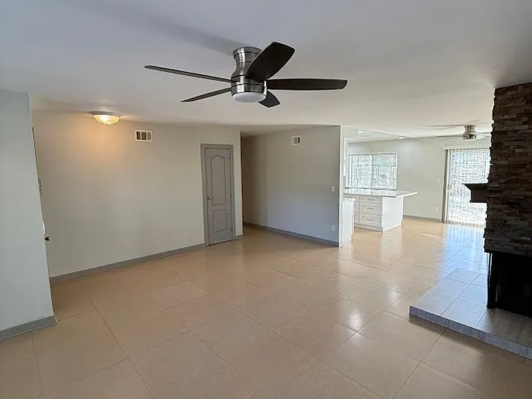11725 Monogram Ave — Photo 5