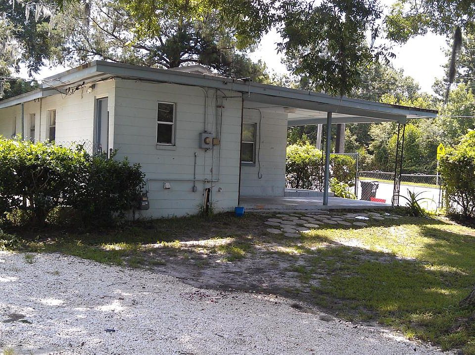 3 BR 1 BA House for lease for $1500/month with fenced yard and carport available Sept 1, 2024.