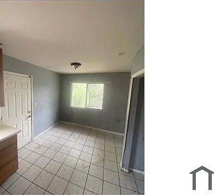 4th image of 2157 Preuss Rd APT B