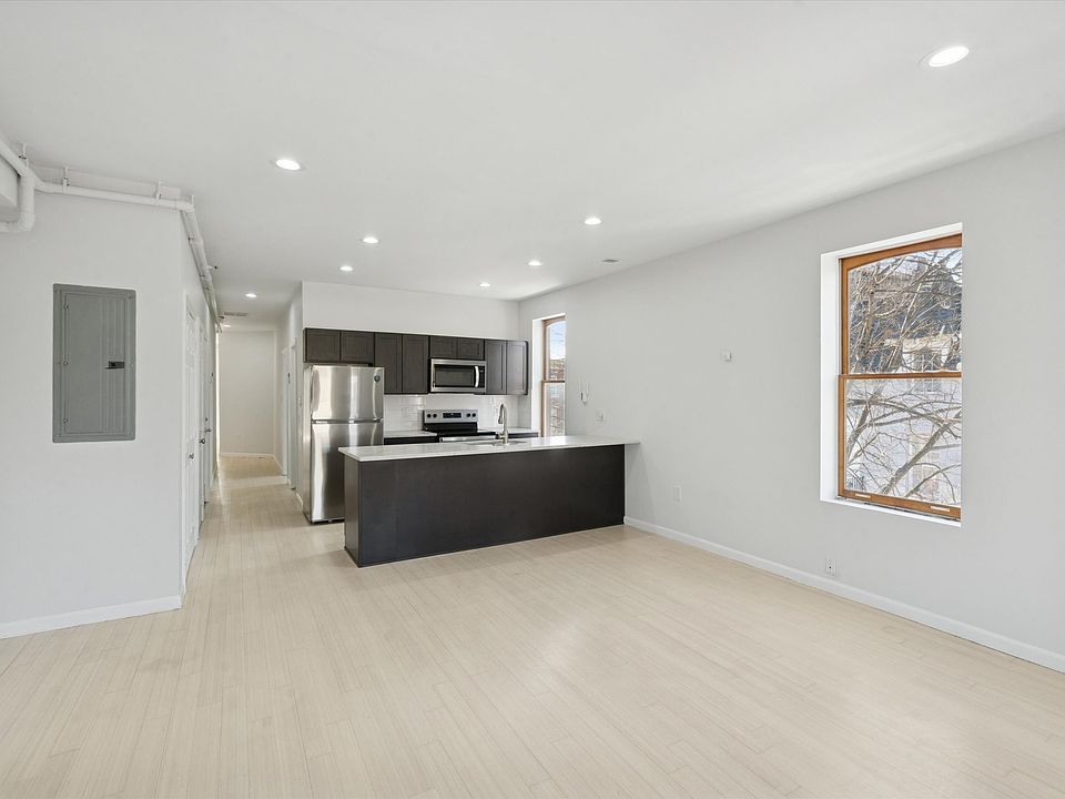 1st image of 1919 W Diamond St #3