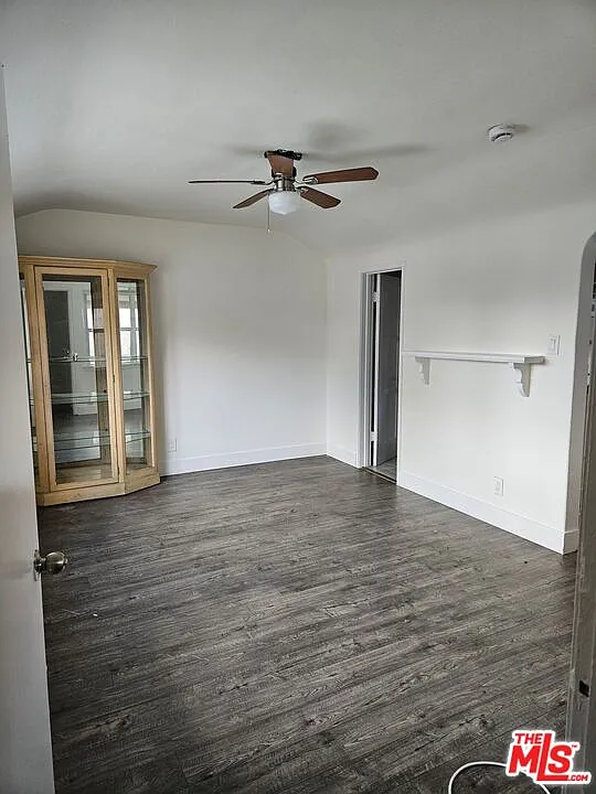 Studio, 1.0 bath, 320 sqft, $1,500 — Photo 2