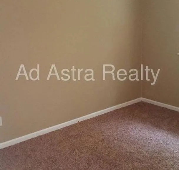 6136 Long Ave — Photo 10