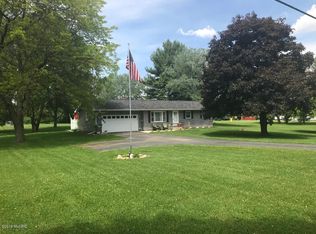 10421 8 Mile Rd, Ceresco, MI 49033