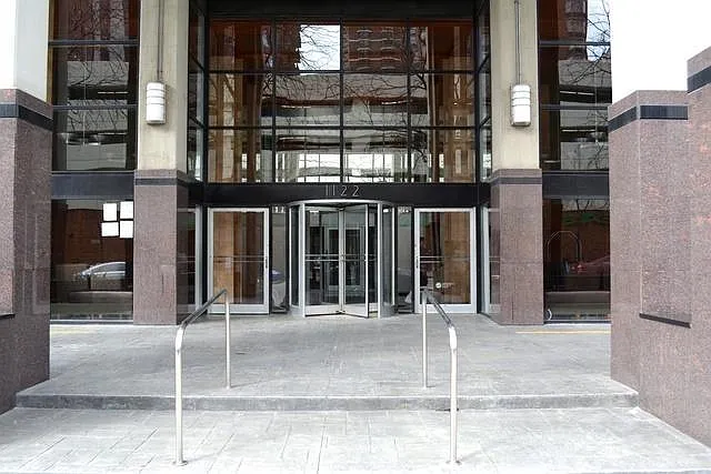 1122 N Clark St #2005 — Photo 3