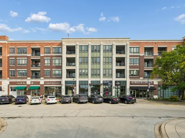 450 Village Center Dr #302, Burr Ridge, IL 60527
