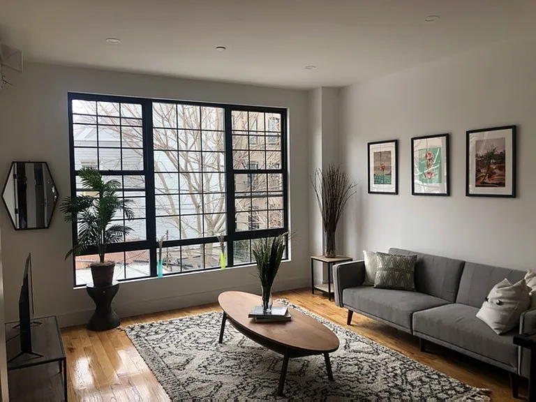 574 Manhattan Ave #2C — Photo 3