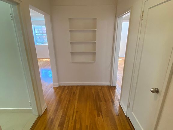 5th image of 138-27 78ave Kew #2