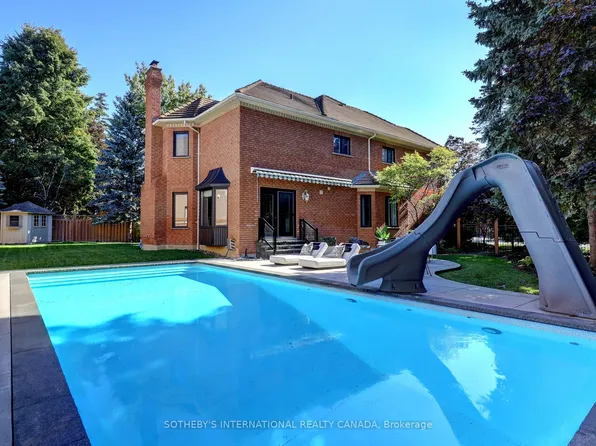 1939 Calgary Ct, Mississauga, ON L5H 4J1
