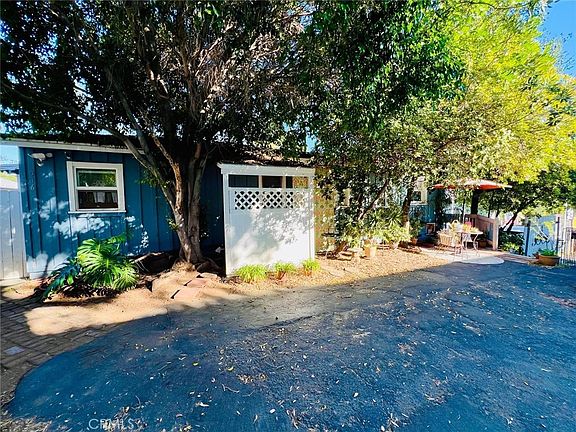5th image of 408 N Pico Ave