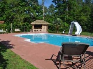 8400 Little England Rd, Hayes, VA 23072