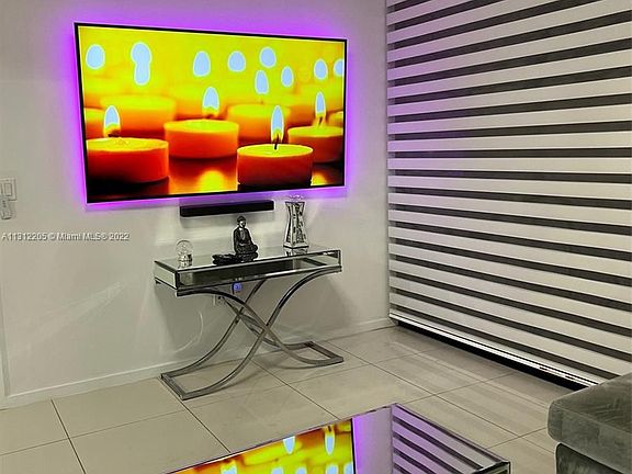 4th image of 5300 Paseo Dr #506