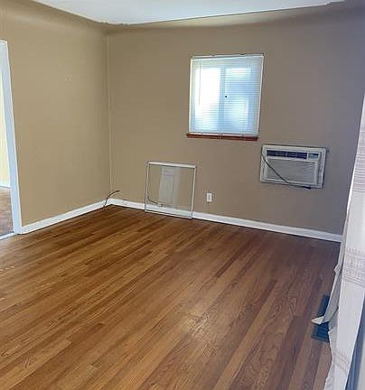 2nd image of 1030 Tennyson St Unit 1