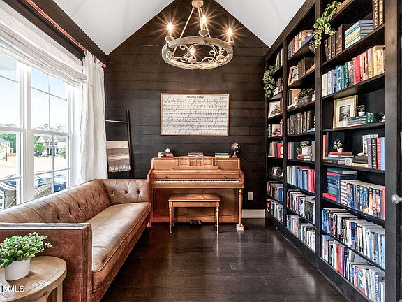 3rd image of 7040 Rex Rd