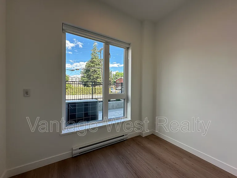 1381 Belaire Ave #Townhouse 3 — Photo 14