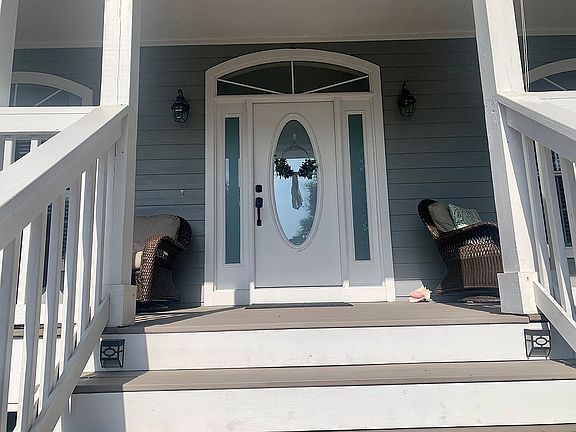 Newly painted in 2021