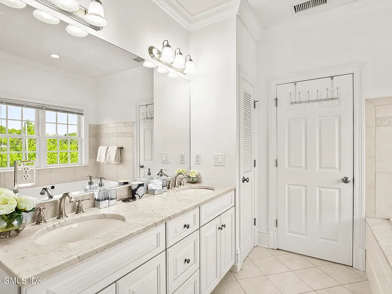 26 Edgewood Ave #1 — Photo 24