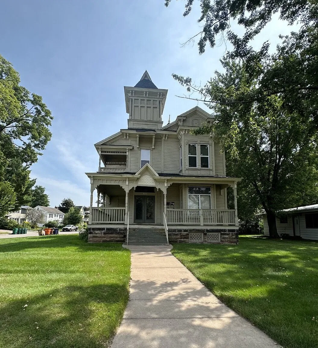 1501 State St — Photo 1