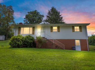 196 Round Table Dr, Clarksburg, WV