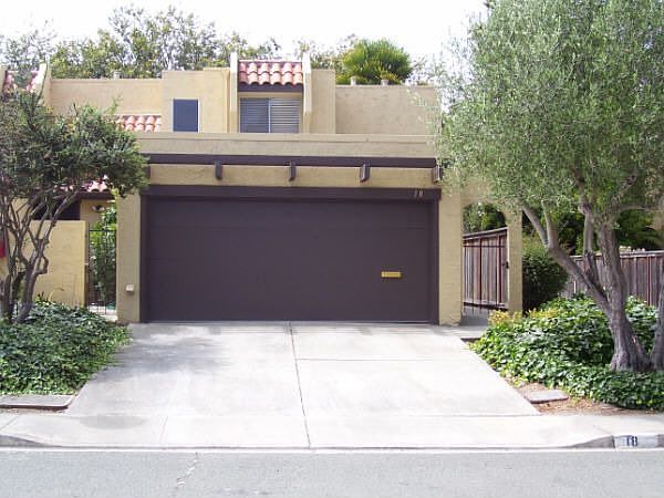 1st image of 18 Villa Dr