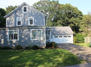 24 Cottage Pl, Old Saybrook, CT 06475
