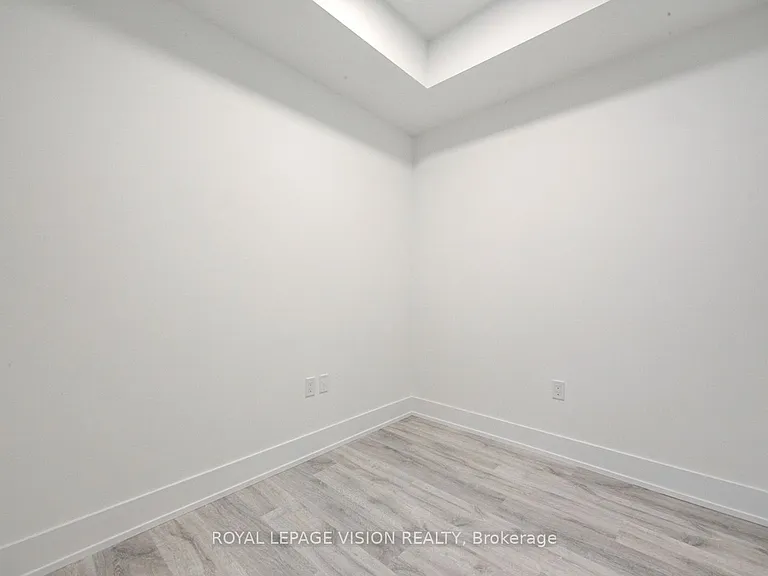 858 Dupont St #526 — Photo 23