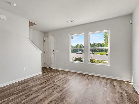 5th image of 3910 Bellingham Ct