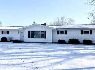 106 Valleyview Dr, Wapakoneta, OH 45895