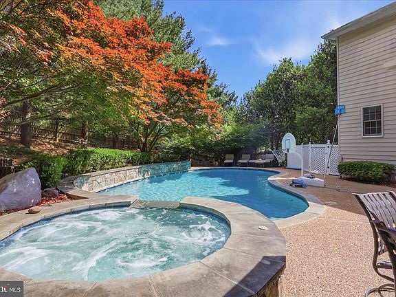 5th image of 11514 Seneca Woods Ct