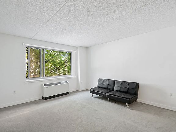 4th image of 40 W 116th St APT A207