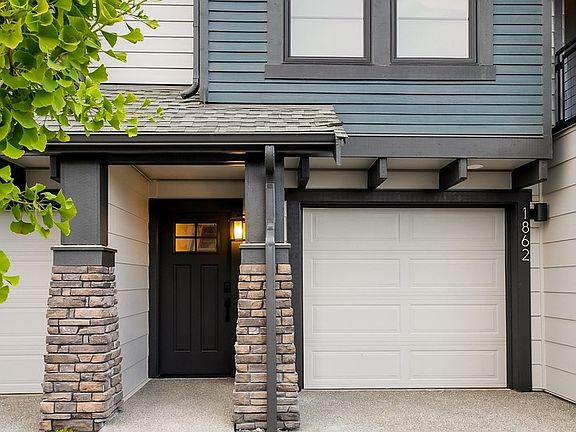 3rd image of 1218 Boulder Way SE #605